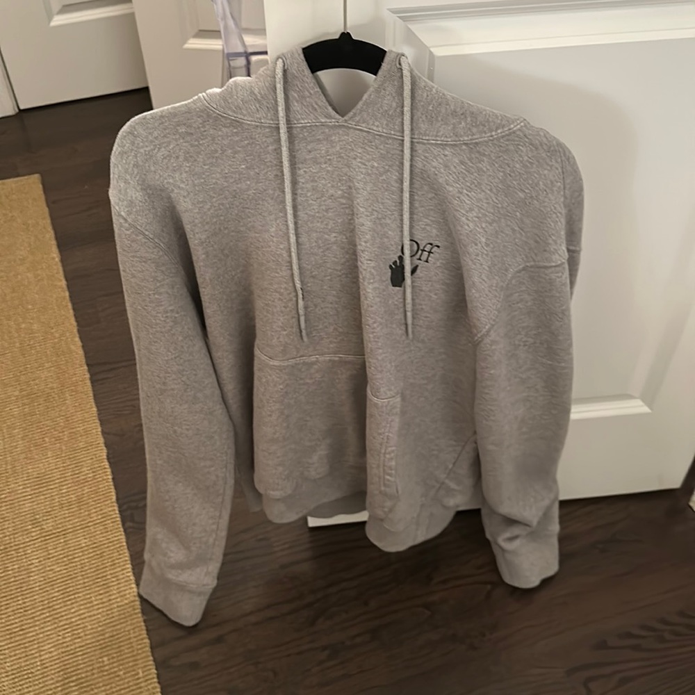 Men’s large off white pull over sweater with hoodie!